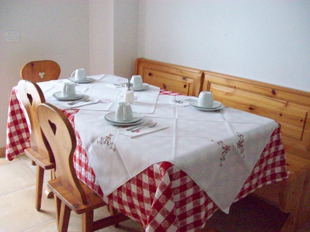 Agritur Rizzi Di Inama Ugo Villa Coredo Room photo